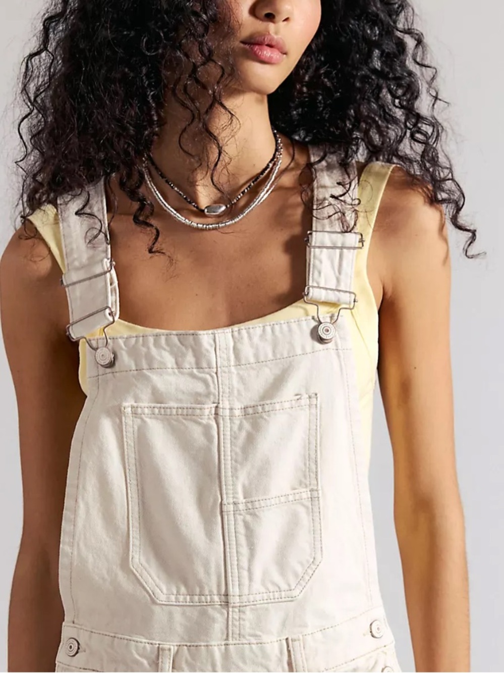 Free People soft denim overalls 
Nice!!! 🍁🍂🍁🍂🍁🍂🍁